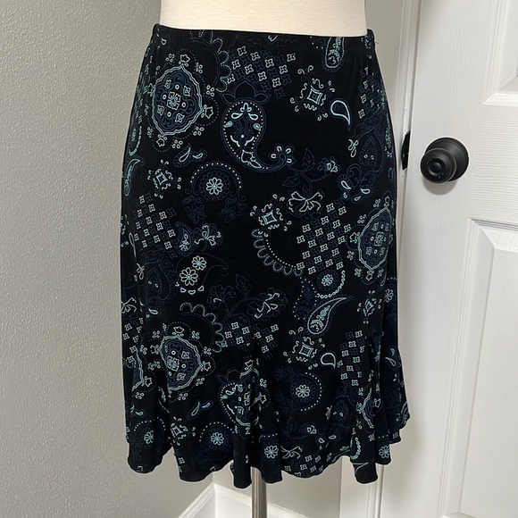 Briggs New York Petite Casual Fit & Flare Knee Length Skirt - Picture 3 of 13